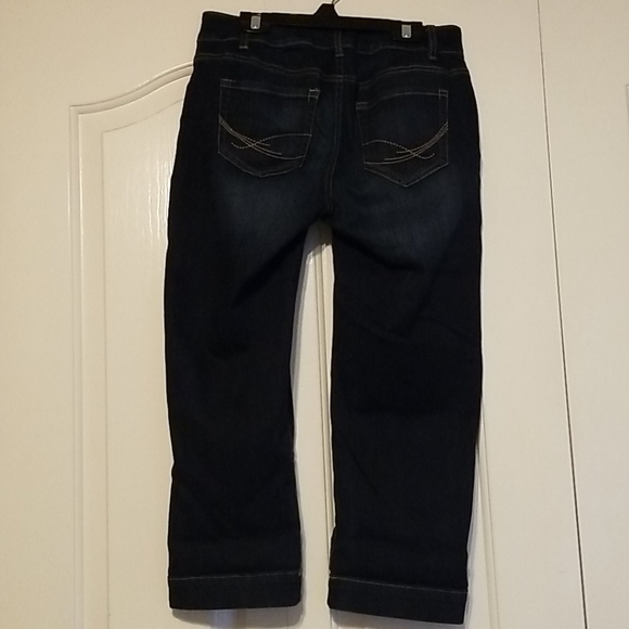 Chloe Capri Length Jeans - Picture 2 of 4